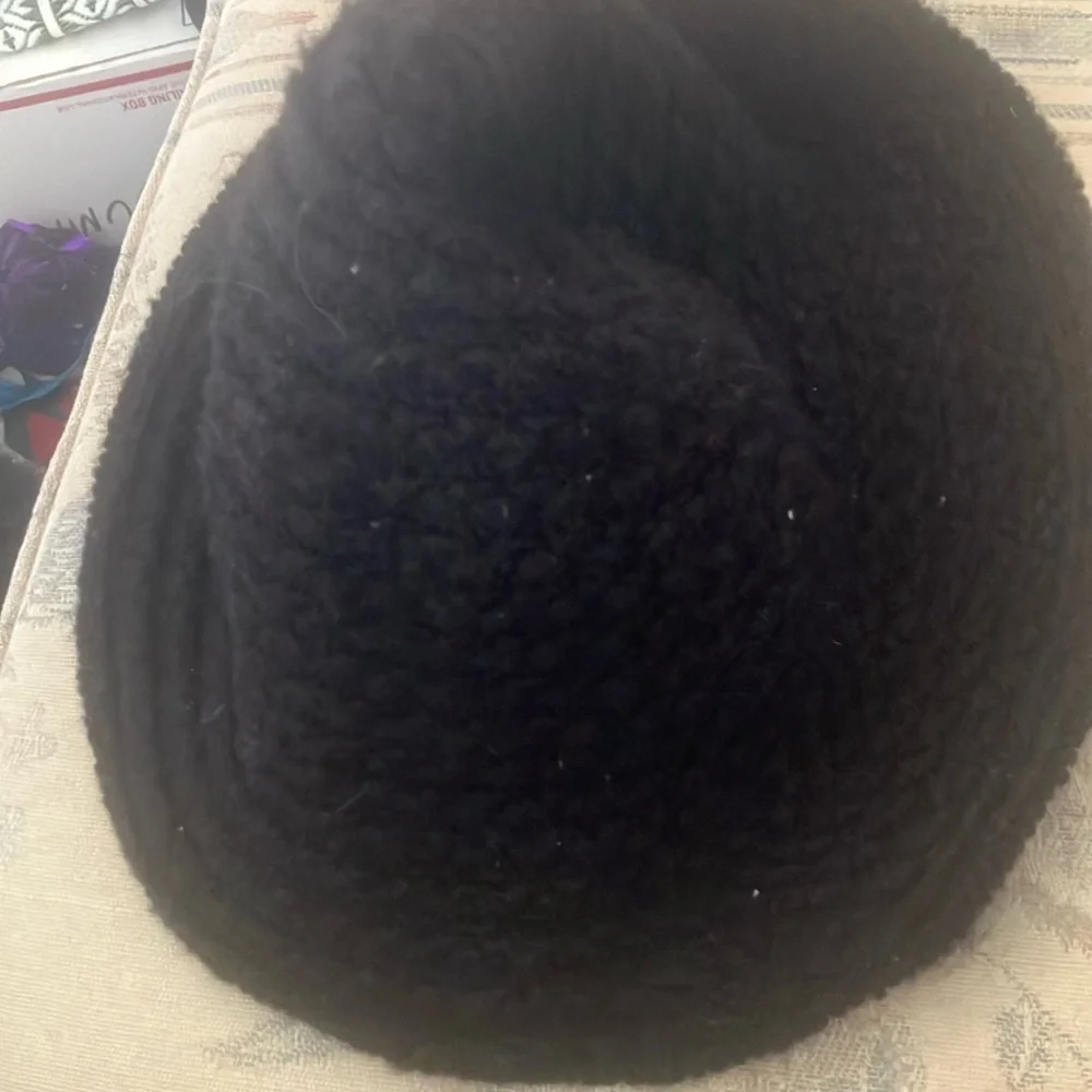 FINAL MARKDOWN Apt 9 knit hat
